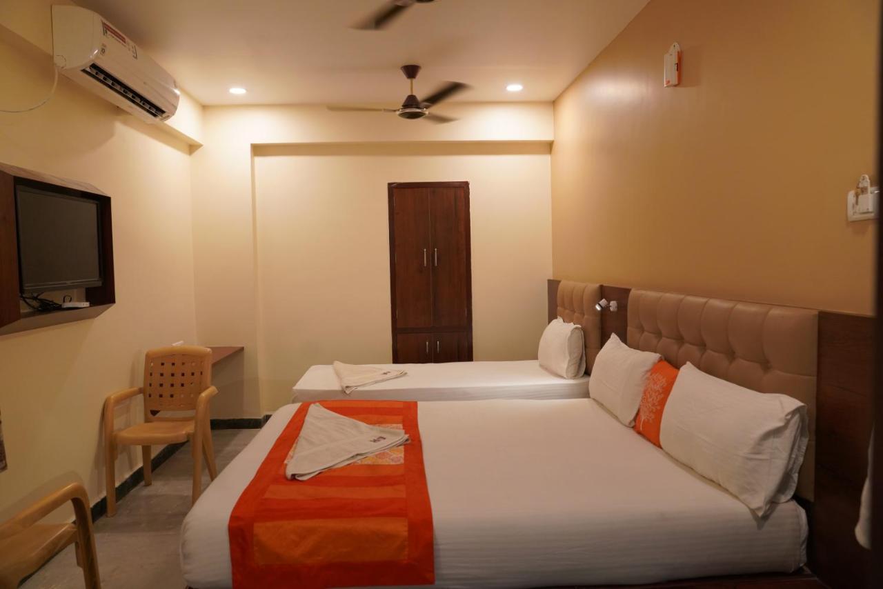 Durga Residency Hotel Tirupati Exterior photo
