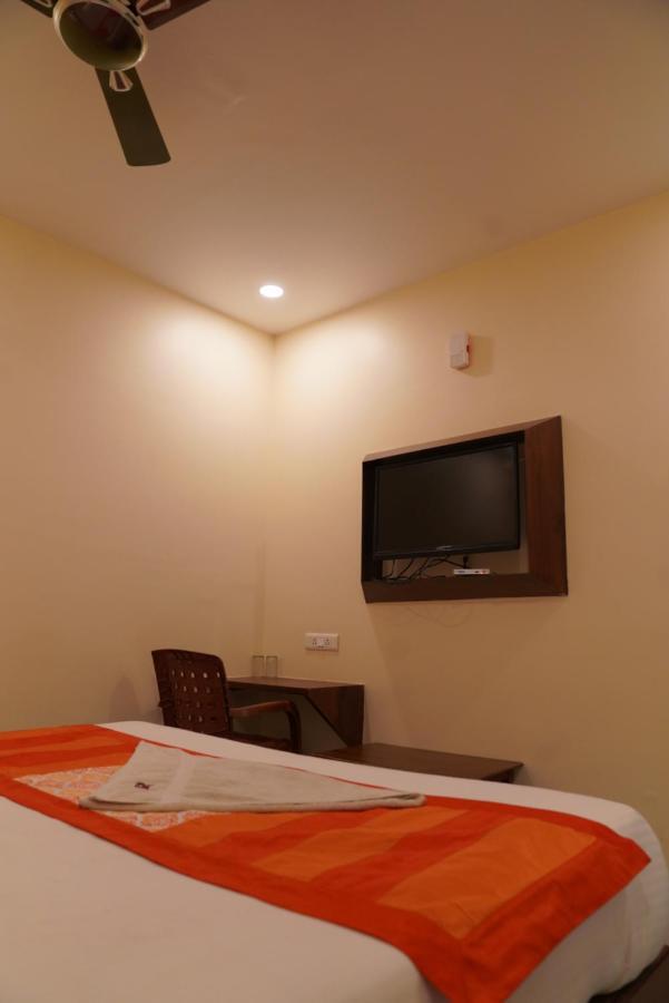 Durga Residency Hotel Tirupati Exterior photo